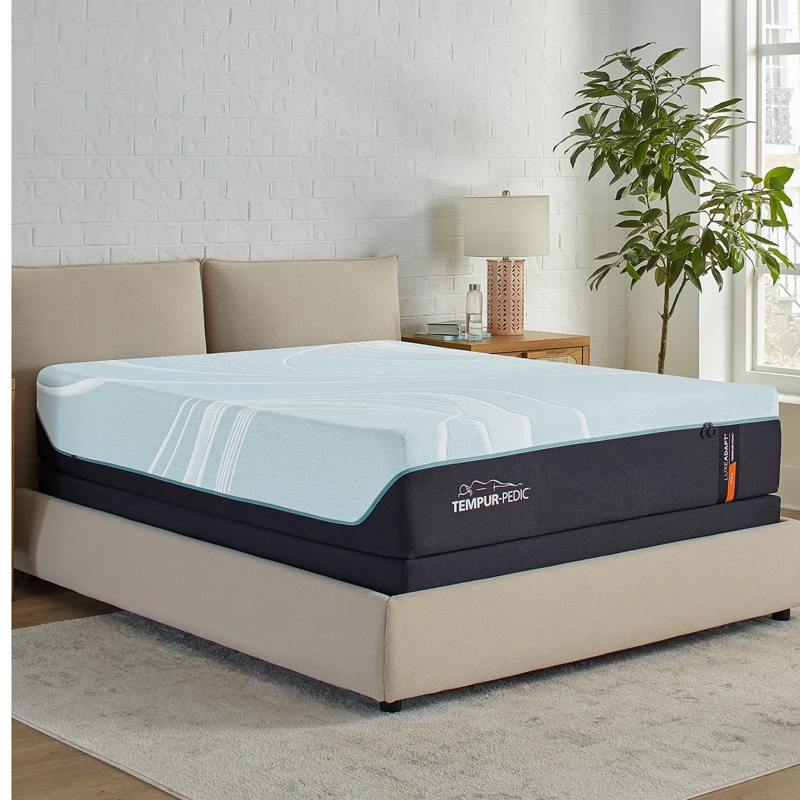 Tempur-Pedic Luxe Adapt 2.0 Firm Queen Mattress Set