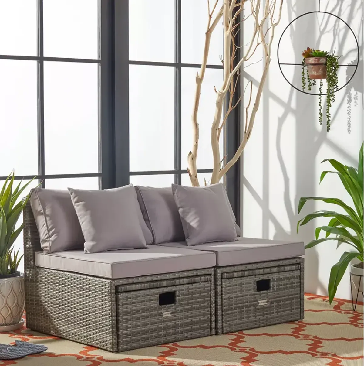 SAFAVIEH Pramla Outdoor Sette with Ottoman