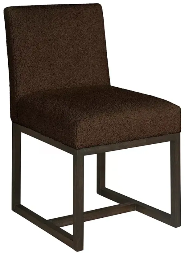 Universal Mylo Dining Chair