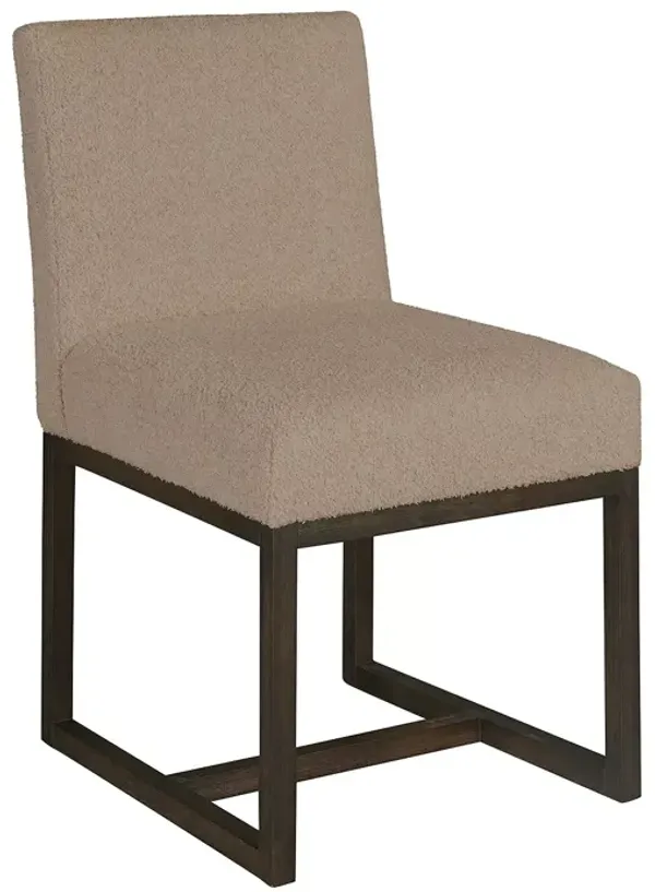 Universal Mylo Dining Chair