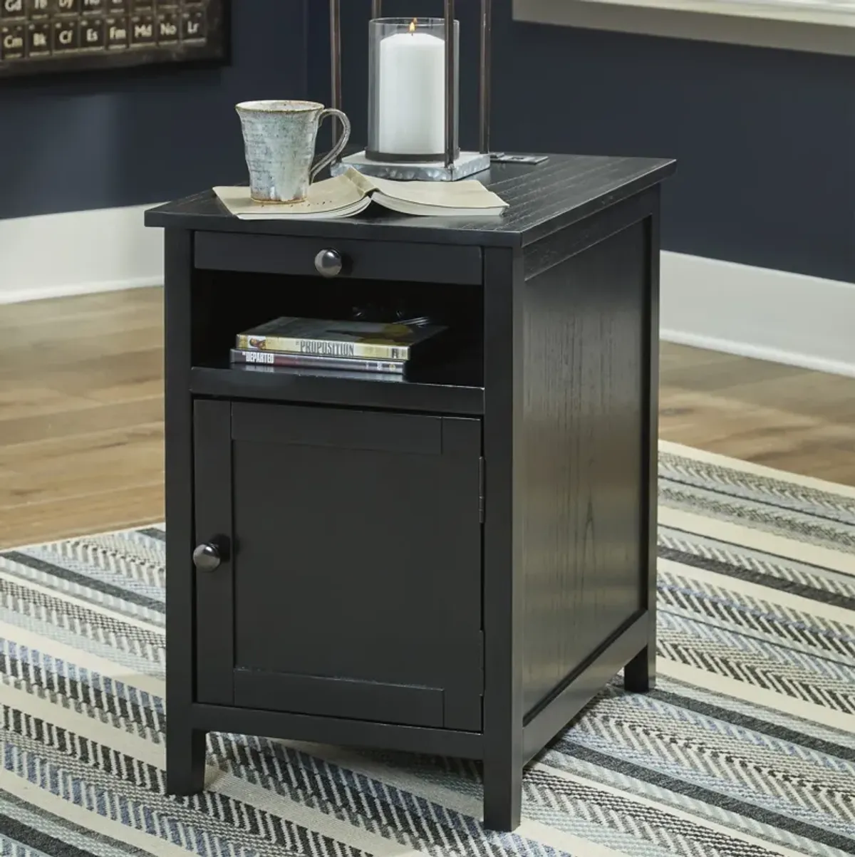 Treytown Black Chairside Table