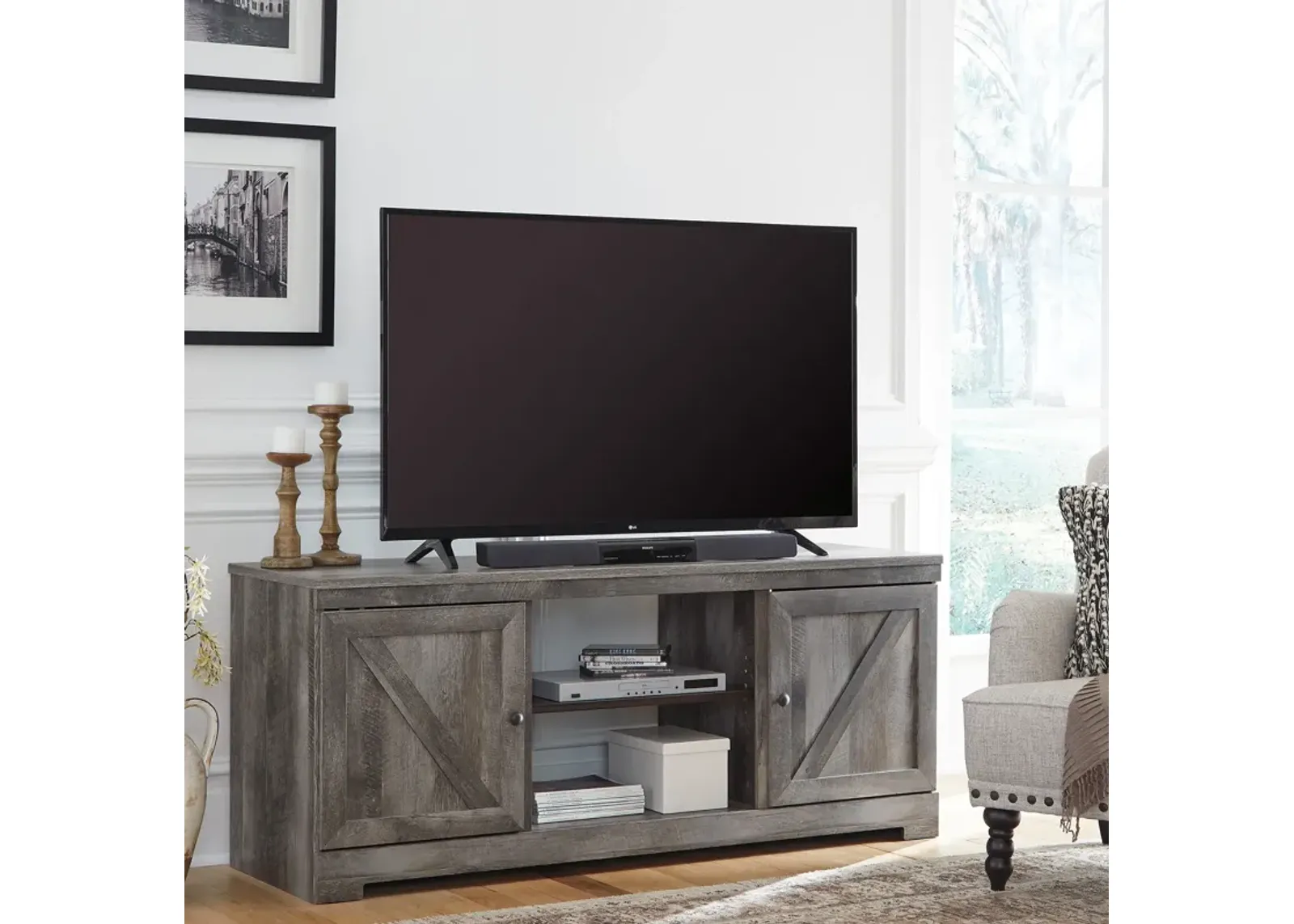 Wynnlow Large TV Stand