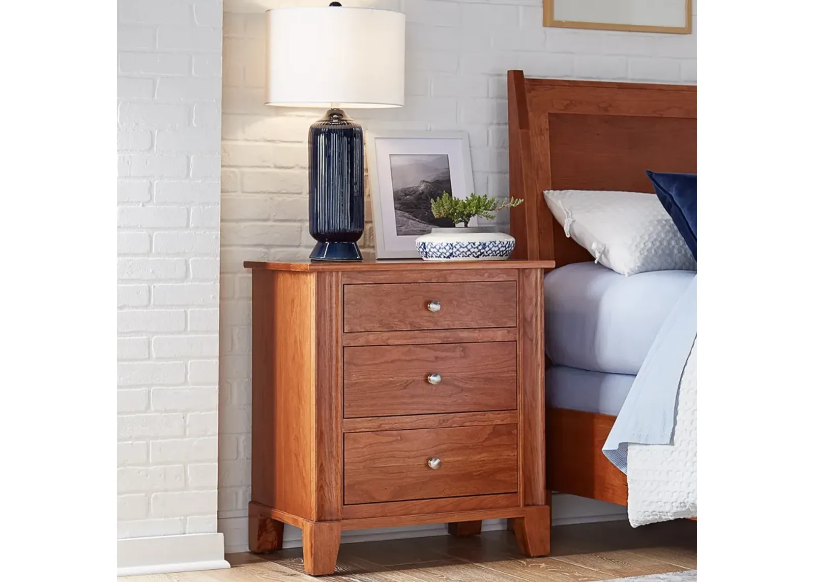 Amish Metropolitan Bedroom Nightstand