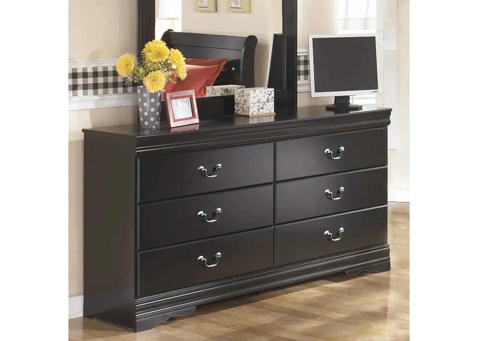 Huey Vineyard Black Youth Dresser