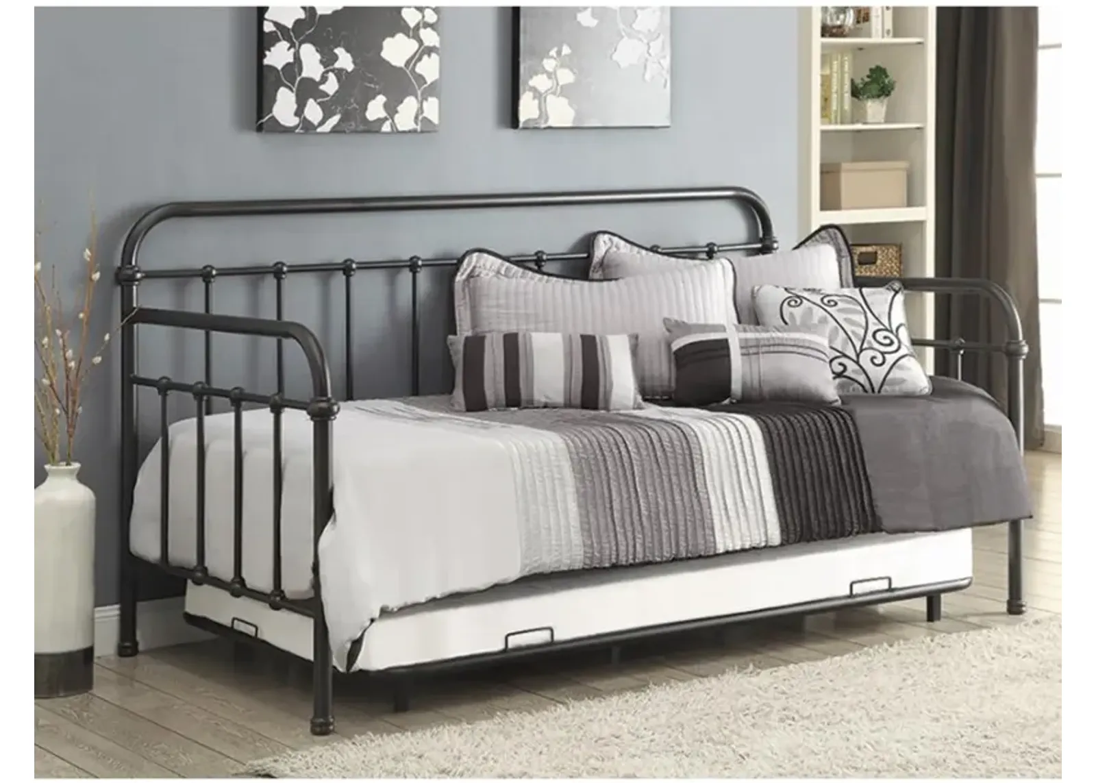 Black Metal Daybed with Trundle