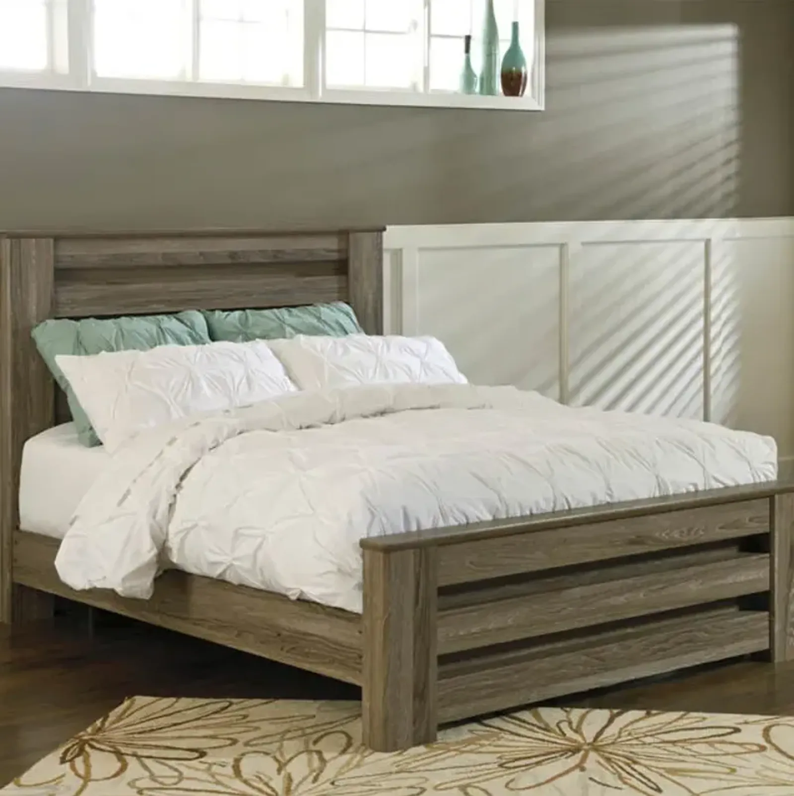 Zelen Queen Bed