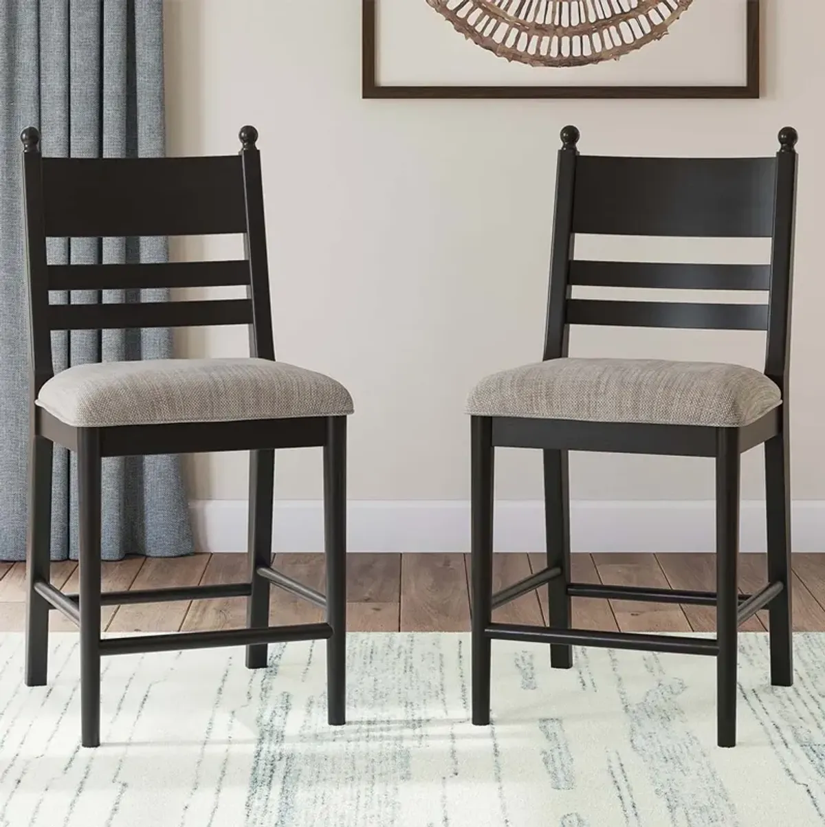 Country Manor Counter Table With 4 Black Stools 