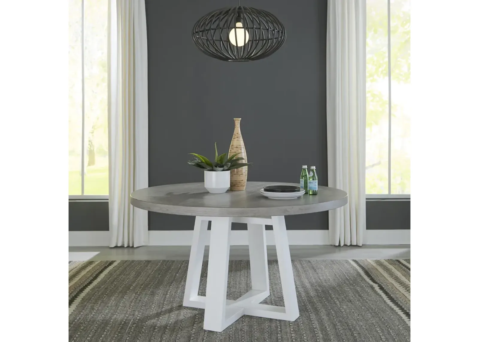 Palmetto Heights Round Dining Table