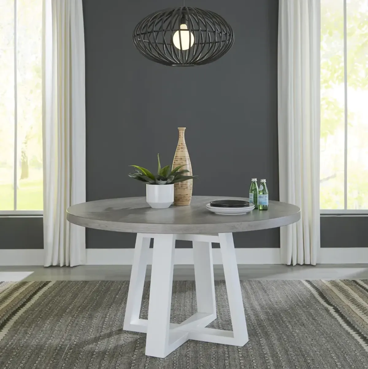 Palmetto Heights Round Dining Table