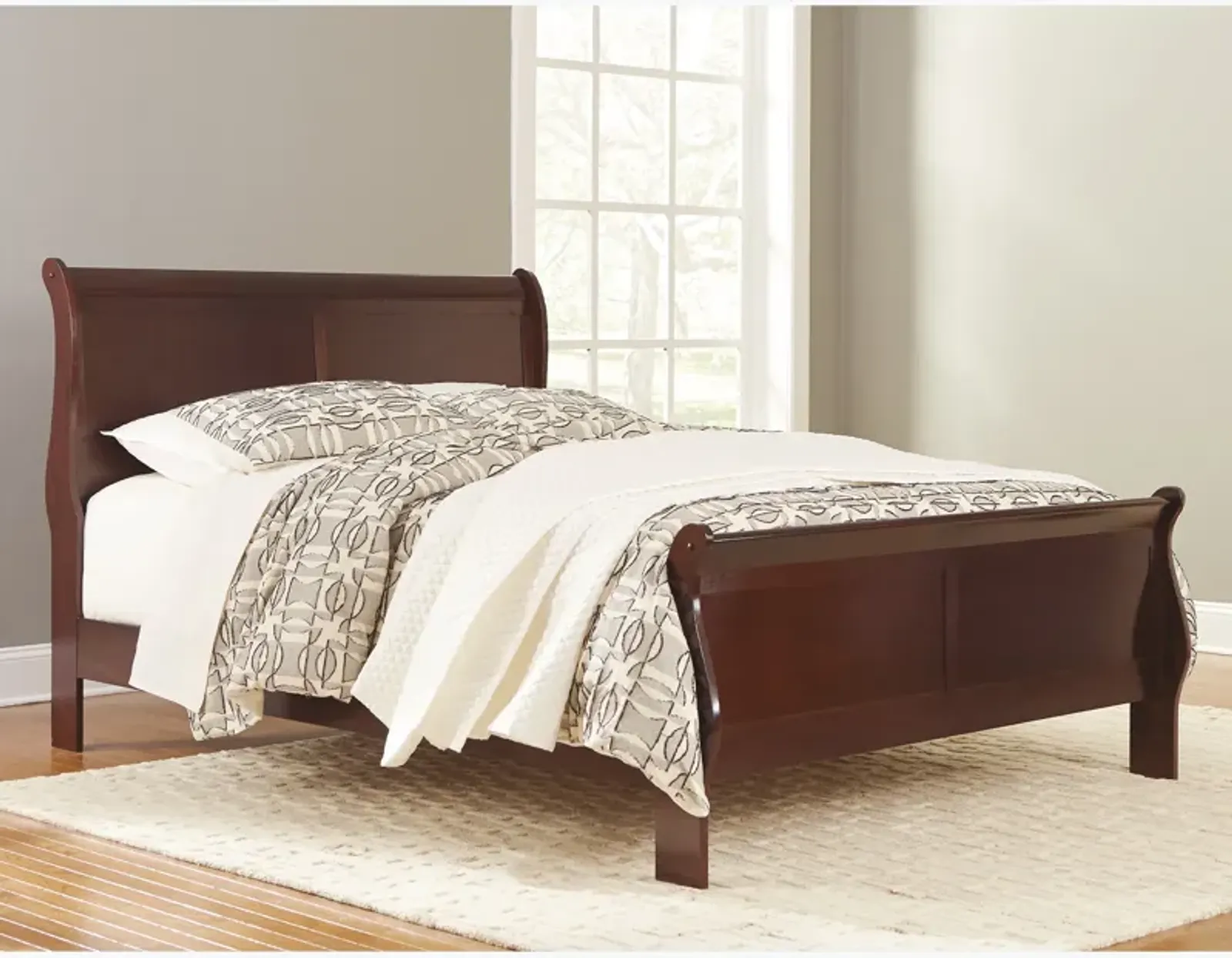 Alisdair Sleigh Bed