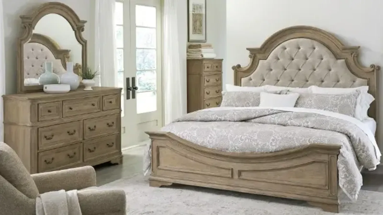 Liberty Furniture Magnolia Manor 3-Piece Weathered Bisque Queen Bedroom Set