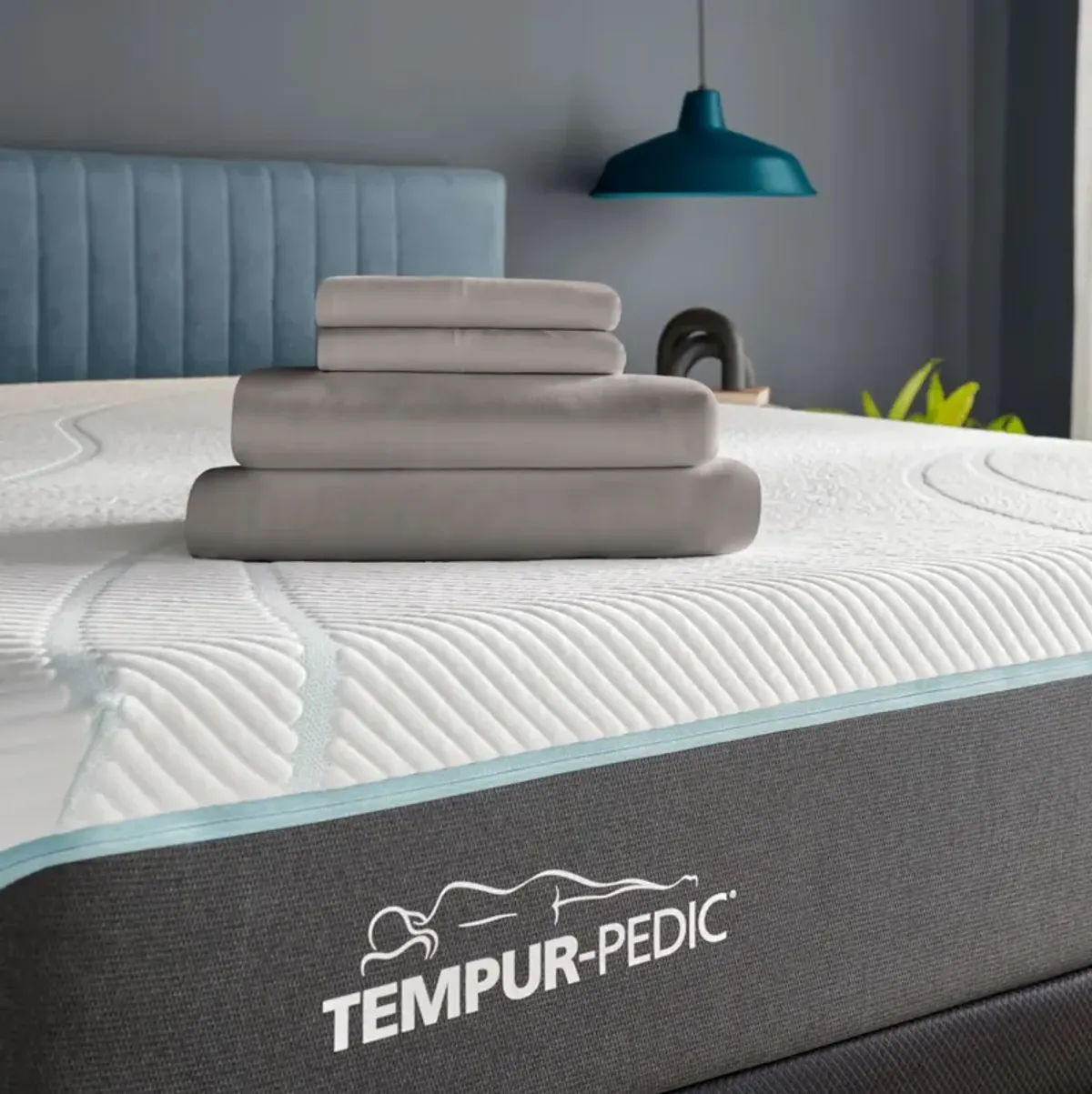 Tempur-Pedic® TEMPUR-ProPerformance 5-Piece Graphite Moisture-Wicking Split King Sheet Set