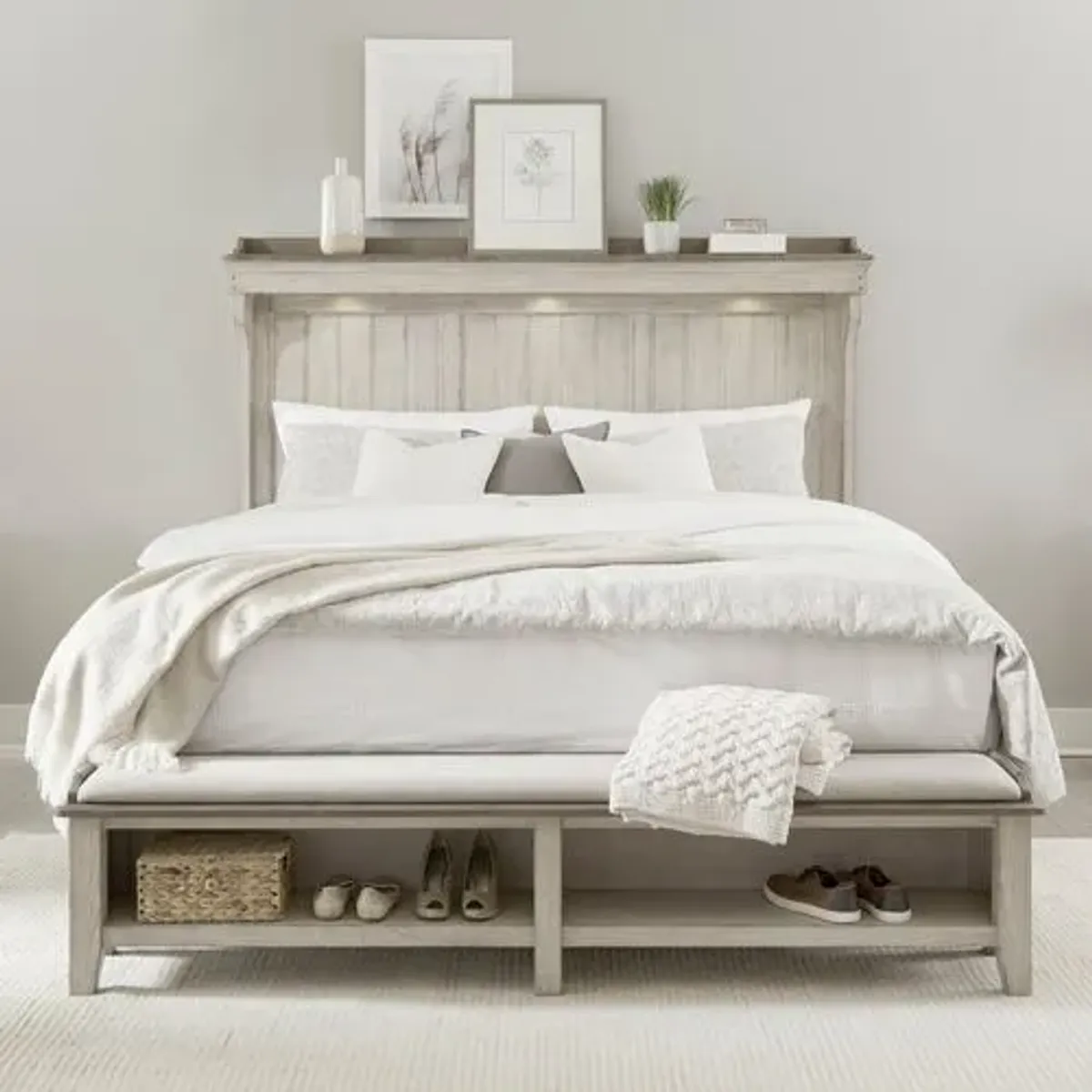 Liberty Ivy Hollow Weathered Linen King Mantle Storage Bed