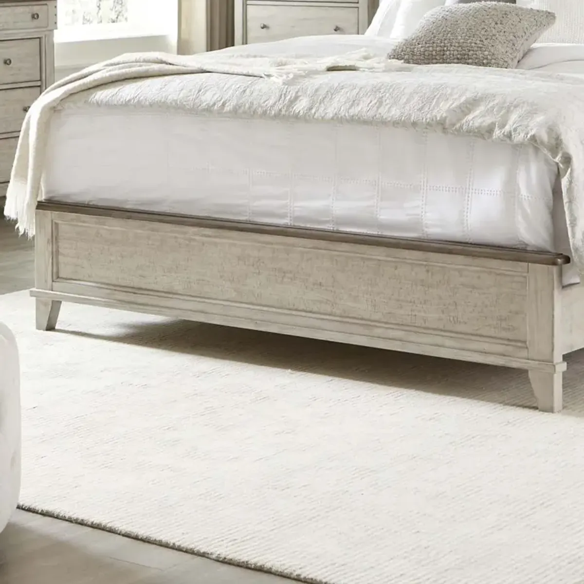 Liberty Furniture Ivy Hollow White Queen Storage Bed