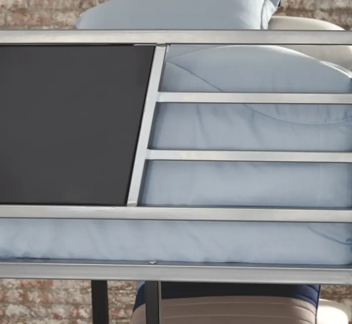 Signature Design by Ashley® Dinsmore Twin/Twin Bunk Bed with Ladder