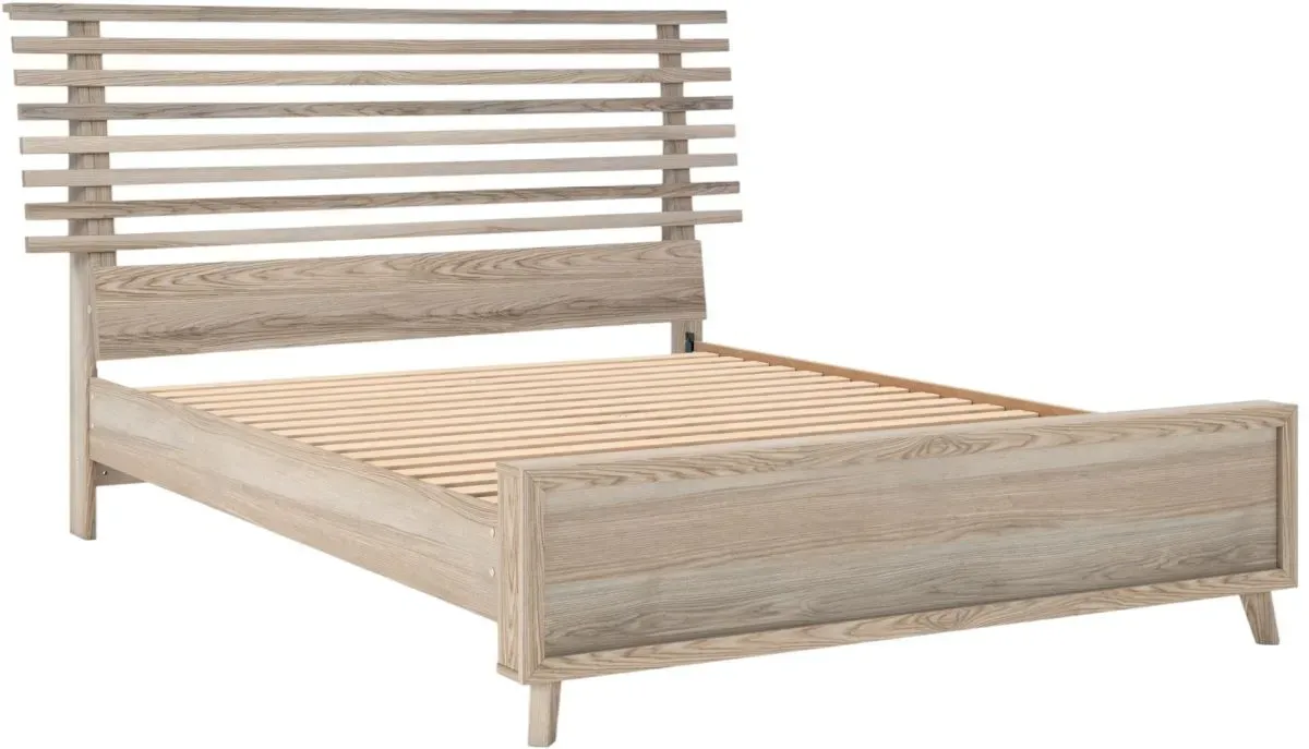 Signature Design by Ashley® Hasbrick Tan Queen Panel Bed