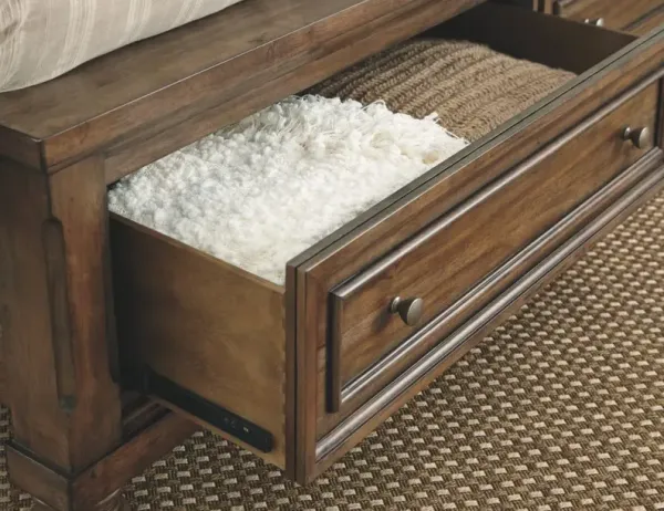 Signature Design by Ashley® 3pc Flynnter Medium Brown Queen Storage Bedroom Set P01538888