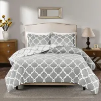 Olliix by True North by Sleep Philosophy Peyton Grey Full/Queen Polyester Microvelour Printed Reversible Plush Comforter Mini Set