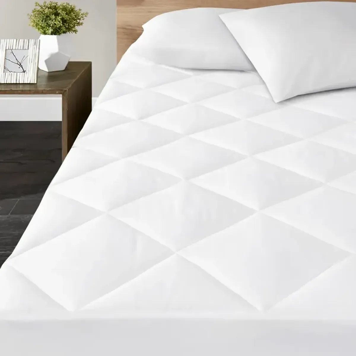 Olliix by Madison Park White Full Quiet Nights 100% Cotton Sateen Waterproof Diamond Quilting Down Alternative Mattress Pad