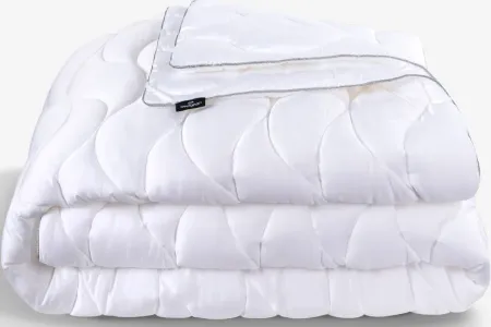 Bedgear® White Full/Queen Light Weight Comforter