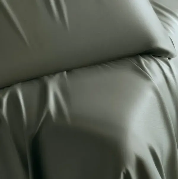Cariloha Natural Satin Retreat 4-Piece Oasis Green Queen Sheet