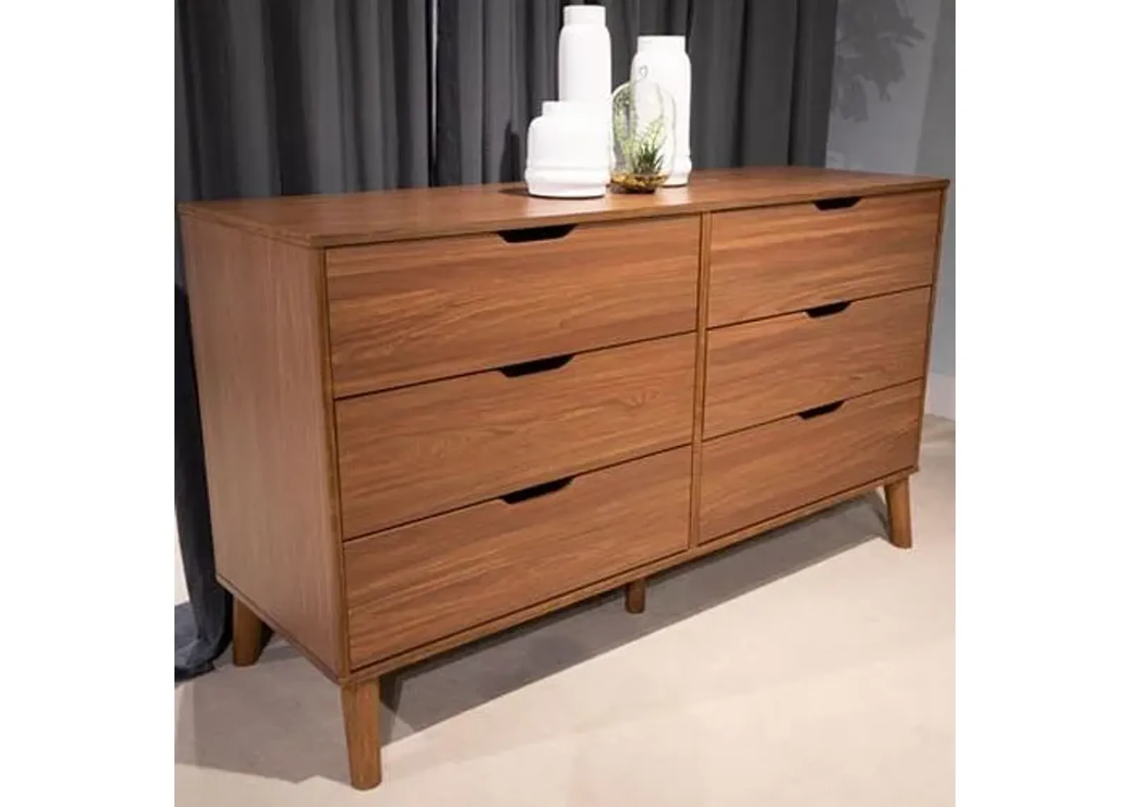 Signature Design by Ashley® Fordmont Auburn Dresser