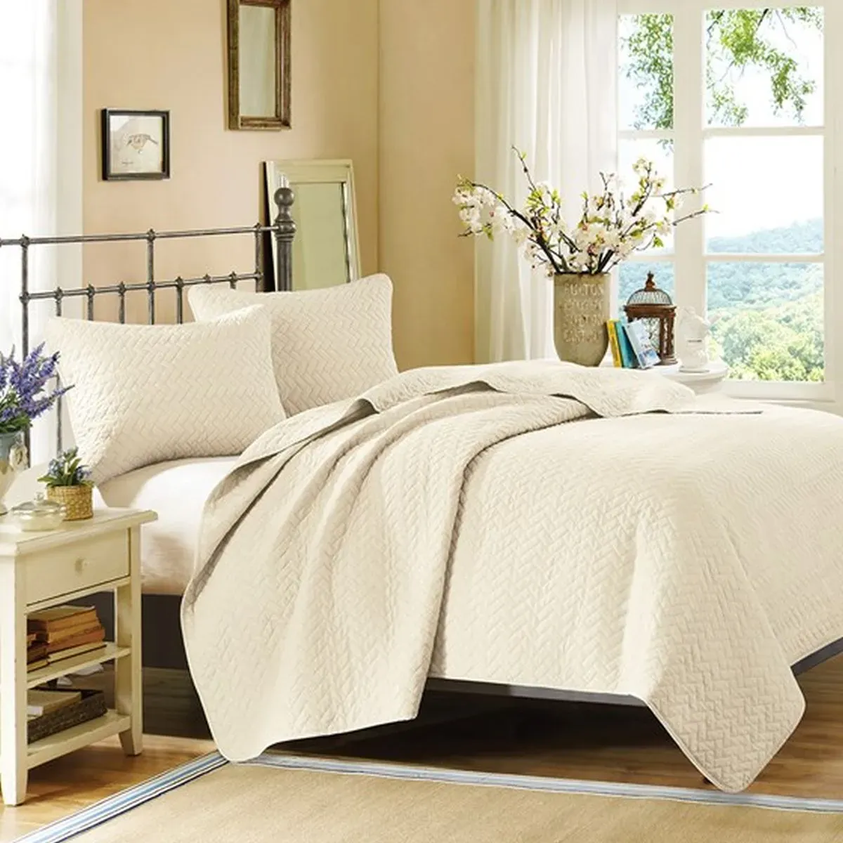 Olliix by Hampton Hill Ivory Queen Velvet Touch Coverlet Set