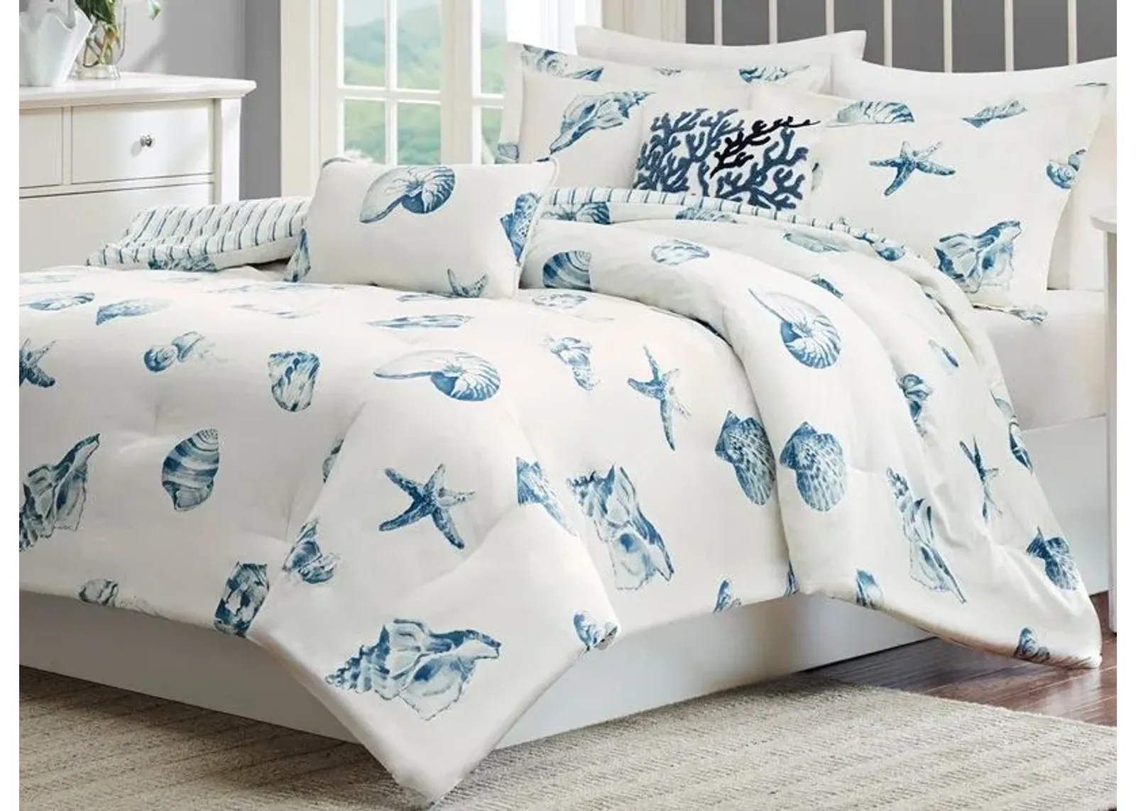 Olliix by Harbor House Beach House Blue Twin Comforter Set