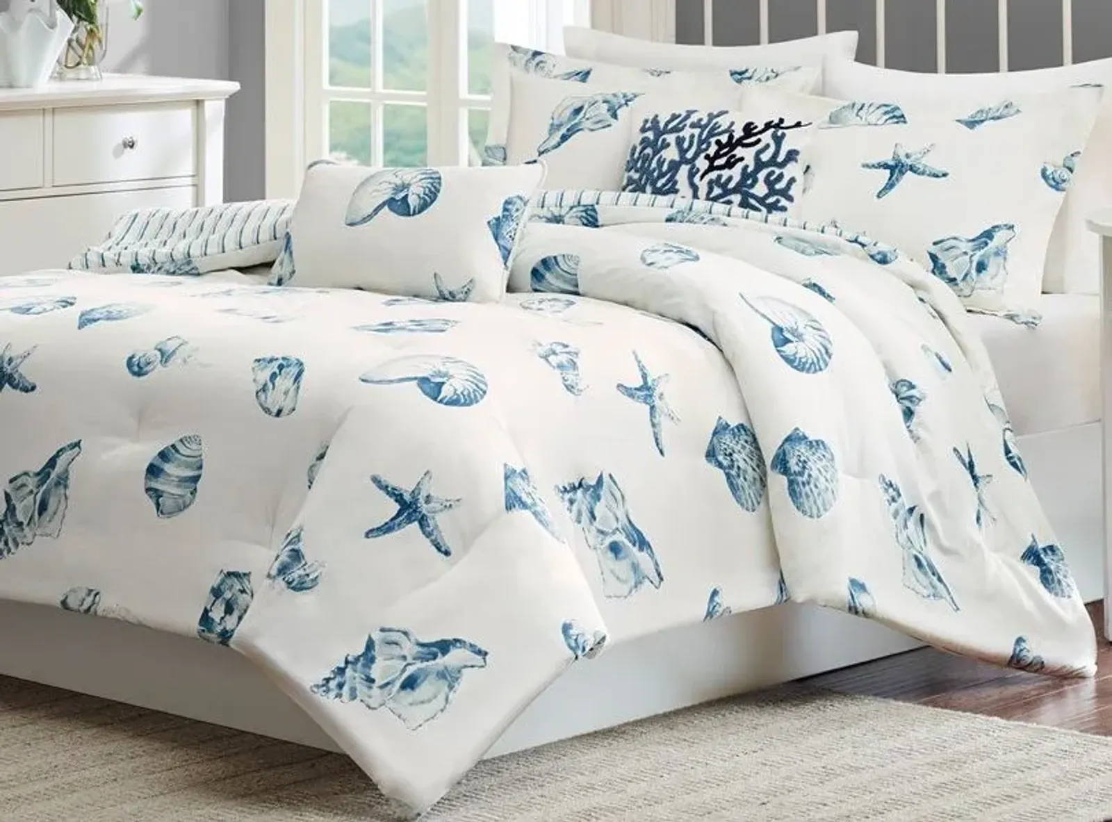 Olliix by Harbor House Beach House Blue Twin Comforter Set