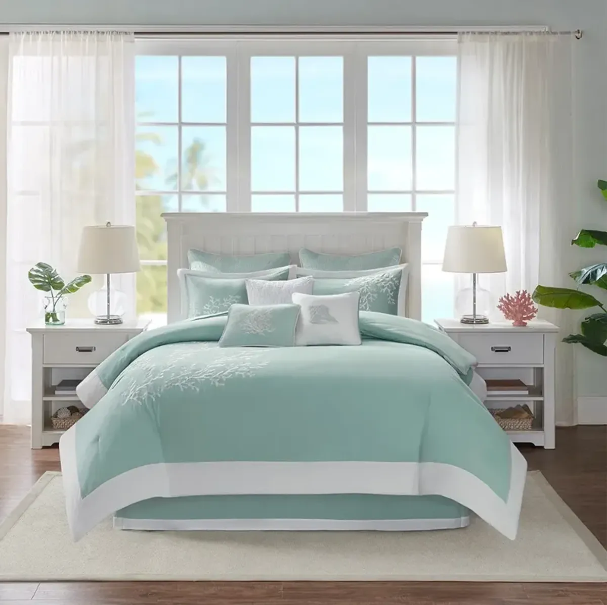 Olliix by Harbor House Coastline Aqua King Comforter Set