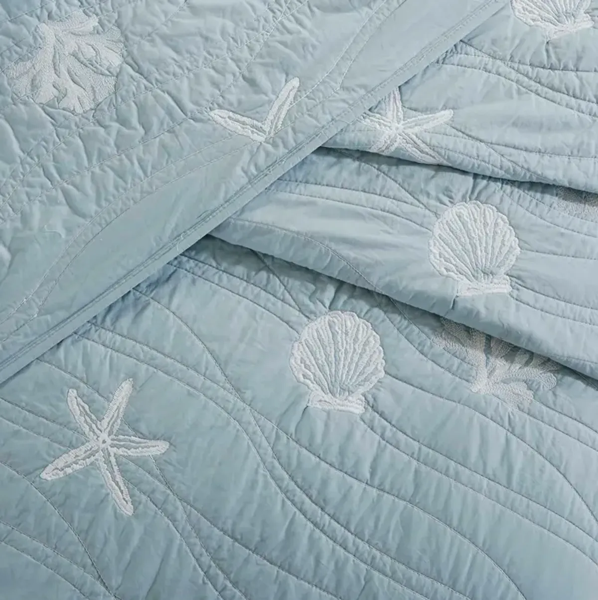 Olliix by Harbor House 4 Piece Dusty Blue Full/Queen Seaside Coverlet Set