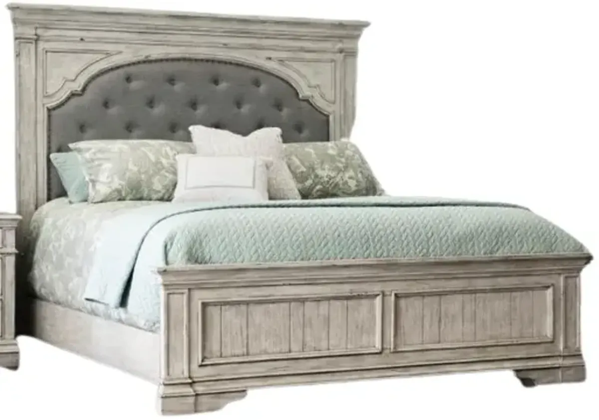 Steve Silver Co. Highland Park Cathedral White King Panel Bed