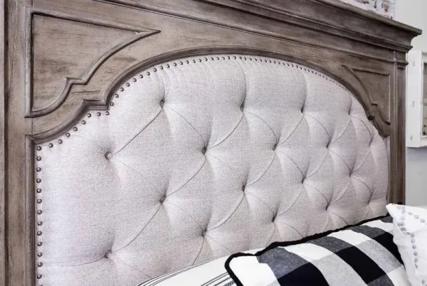 Steve Silver Co. Highland Park Waxed Driftwood King Bed