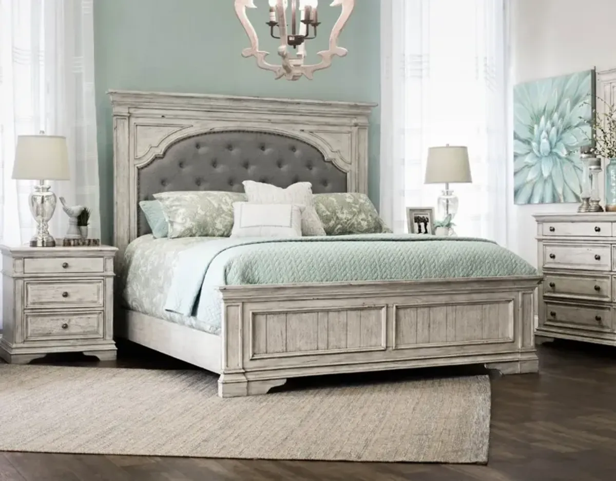 Steve Silver Co. Highland Park Cathedral White Vanity Desk