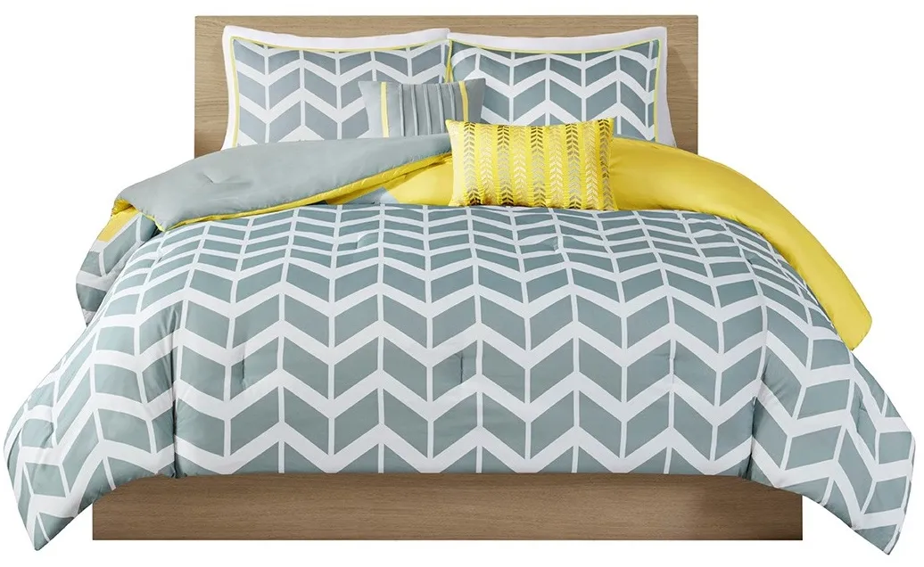 Olliix by Intelligent Design Nadia Yellow Full/Queen Comforter Set