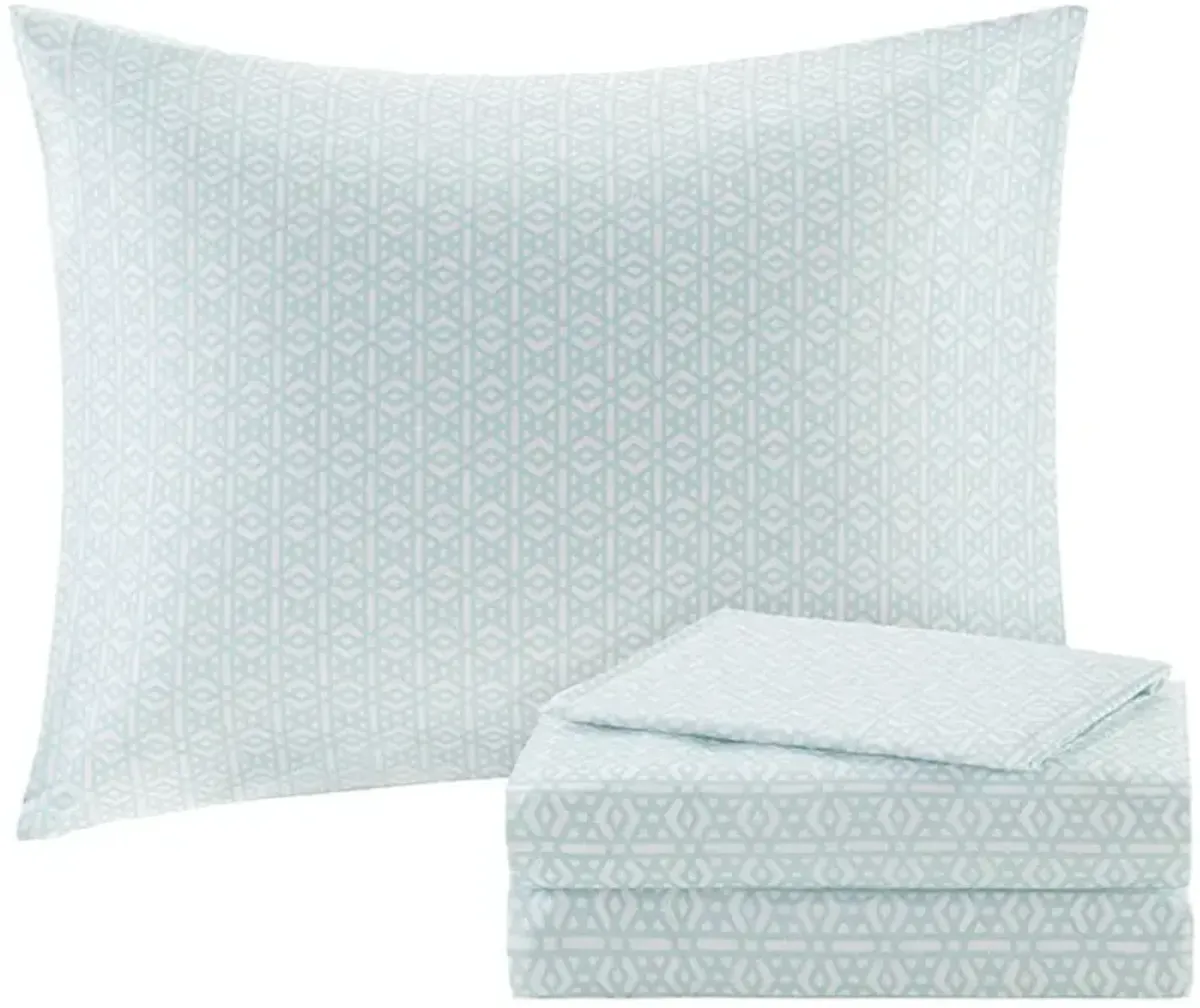 Olliix by Intelligent Design Loretta Coral Full Comforter and Sheet Set