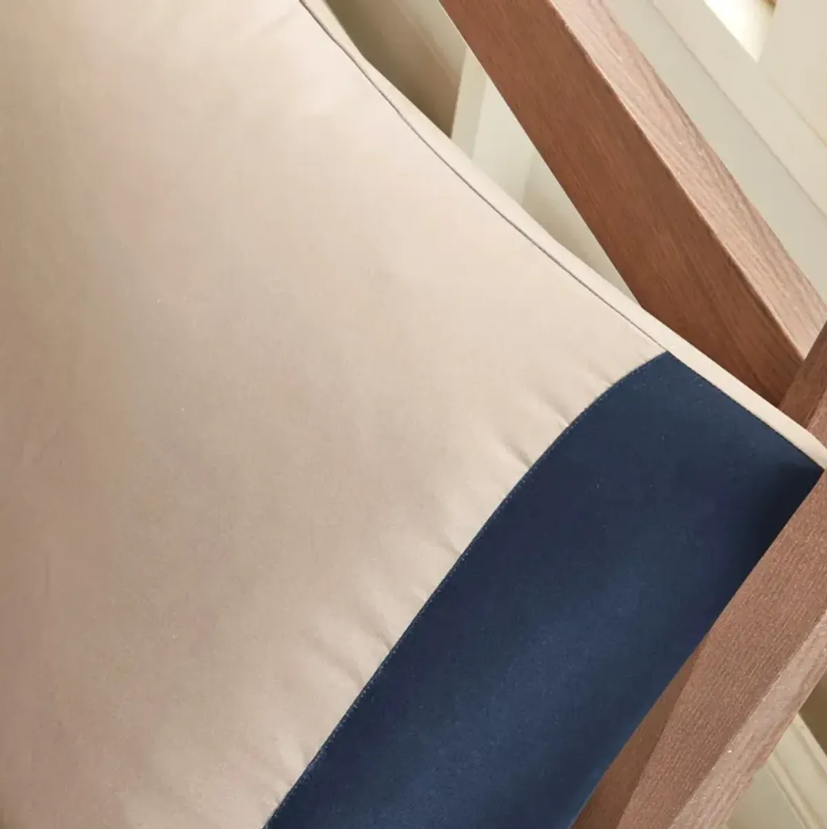 Olliix by Intelligent Design Robbie Navy Multi Twin Comforter and Sheet Set