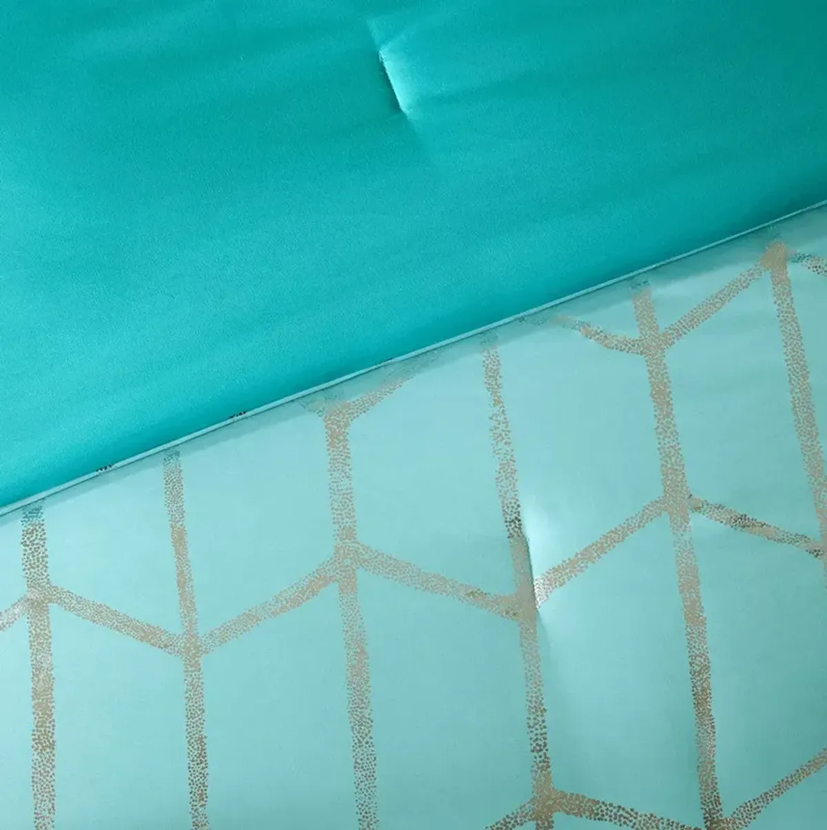 Olliix by Intelligent Design Raina Aqua and Silver Full/Queen Metallic Printed Comforter Set
