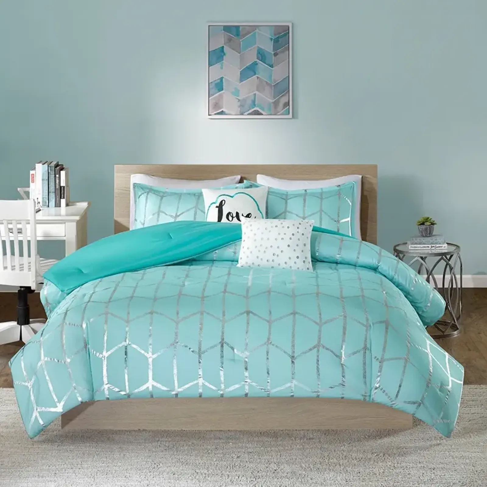 Olliix by Intelligent Design Raina Aqua and Silver Full/Queen Metallic Printed Comforter Set