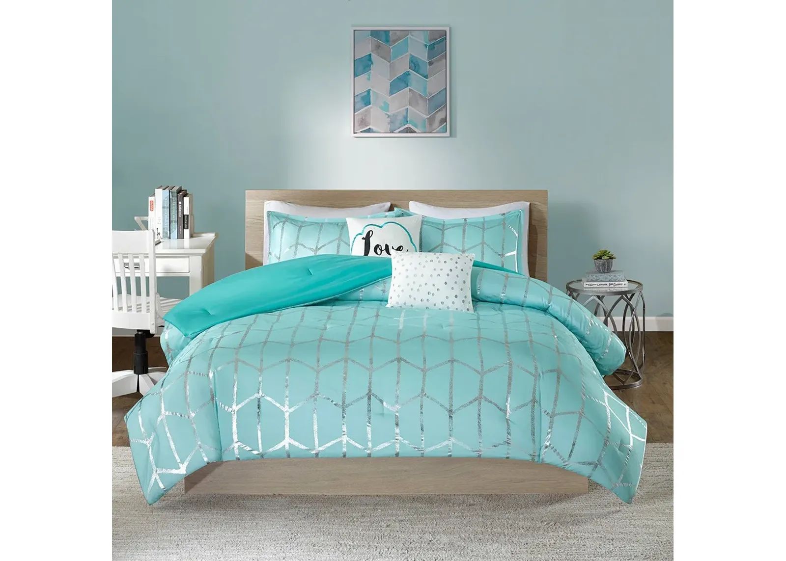 Olliix by Intelligent Design Raina Aqua and Silver King/California King Metallic Printed Comforter Set