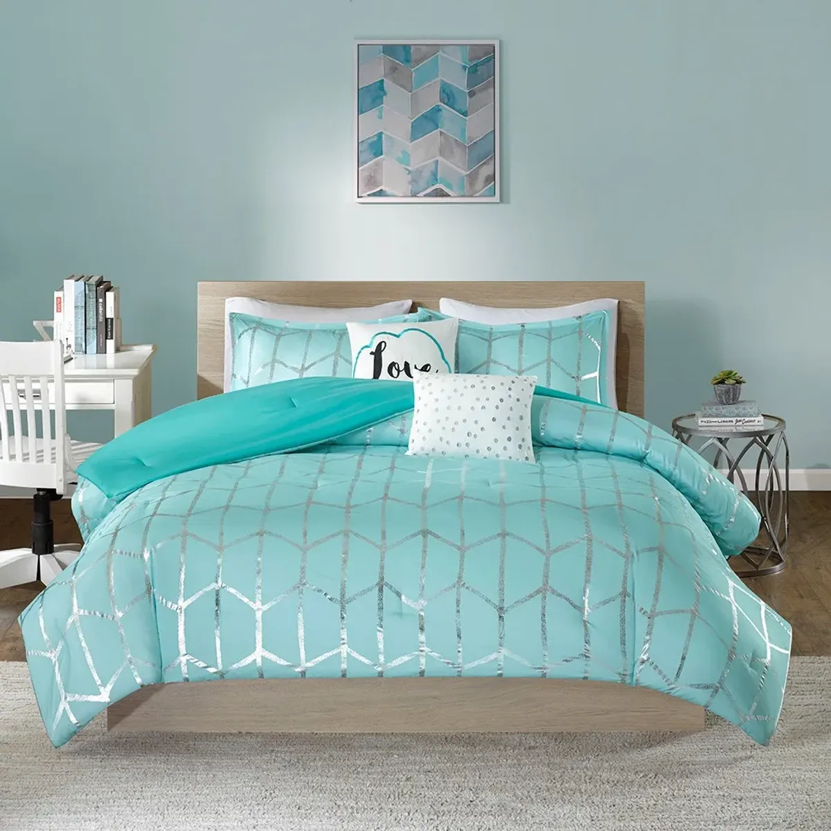 Olliix by Intelligent Design Raina Aqua and Silver King/California King Metallic Printed Comforter Set