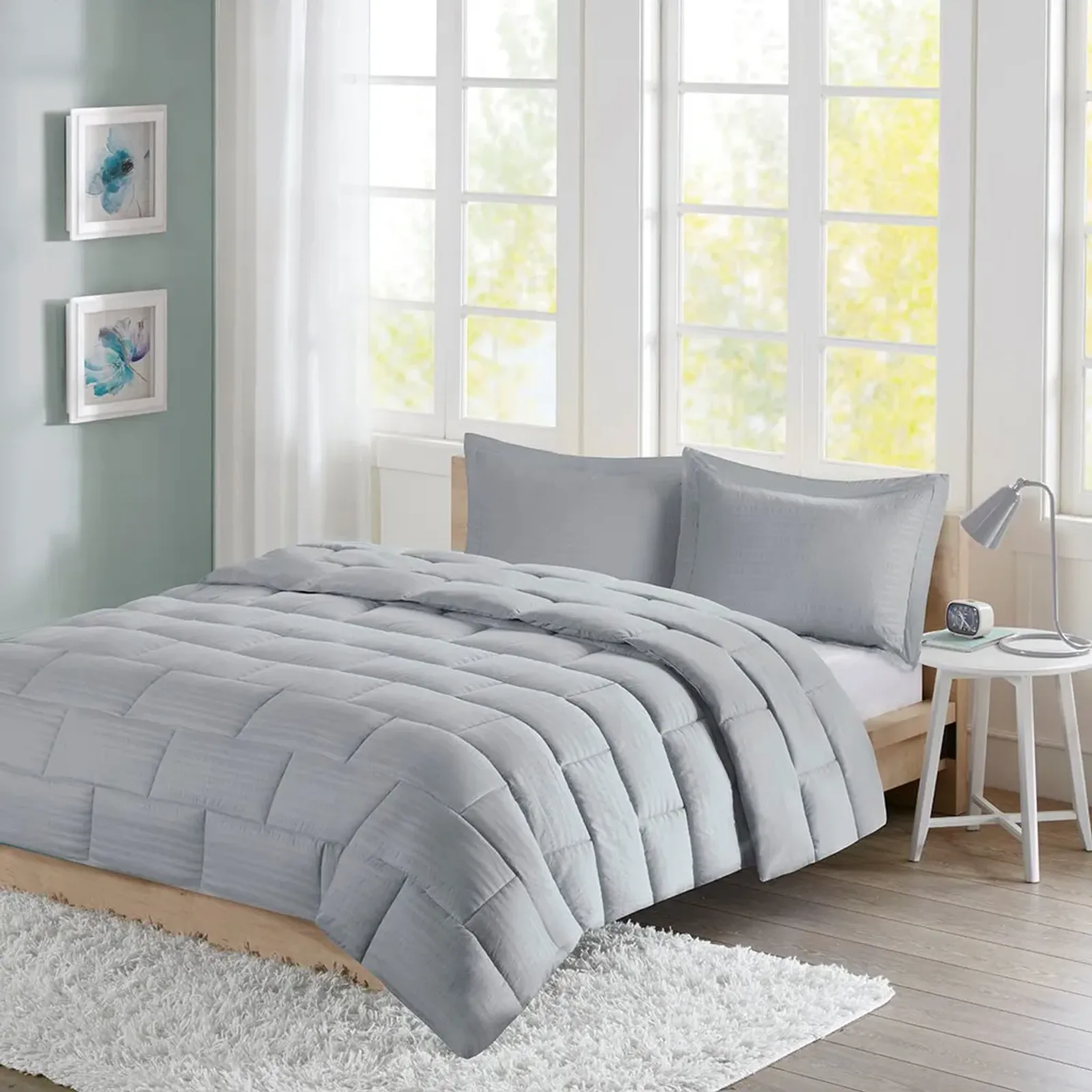 Olliix by Intelligent Design Carson Grey King/California King Reversible Plush to Heathered Micofiber Comforter Set