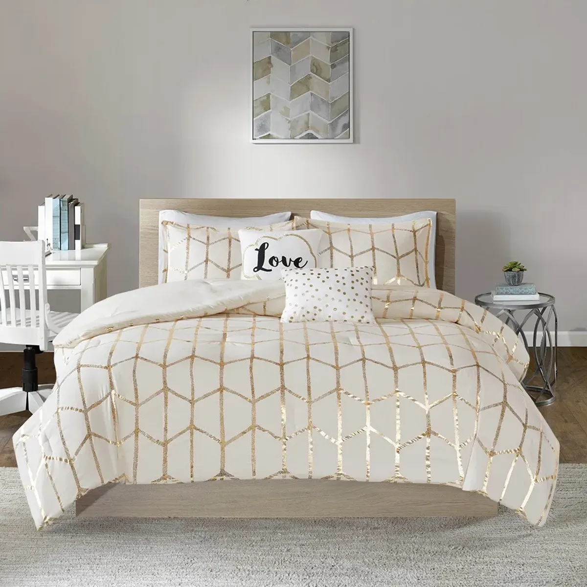 Olliix by Intelligent Design Raina Ivory and Gold Full/Queen Metallic Printed Comforter Set