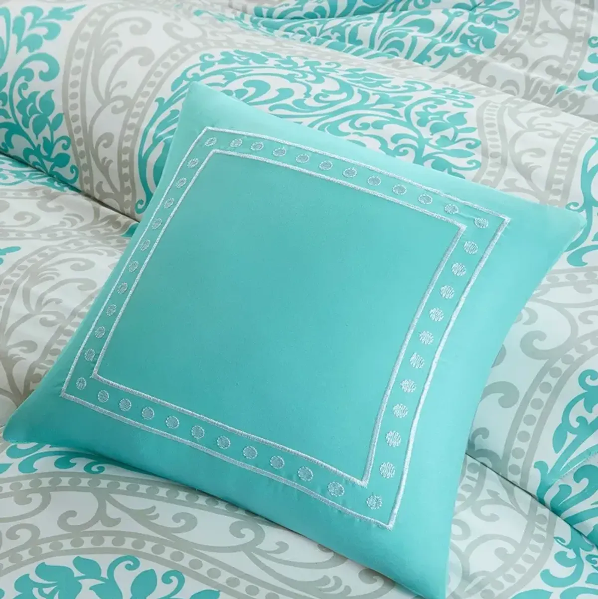 Olliix by Intelligent Design Senna Aqua Full/Queen Comforter Set