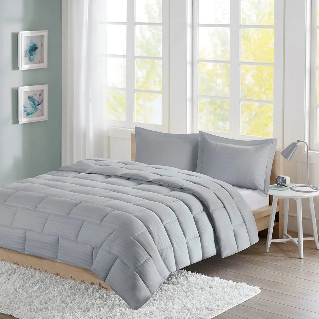 Olliix by Intelligent Design Avery Grey Full/Queen Seersucker Down Alternative Comforter Mini Set
