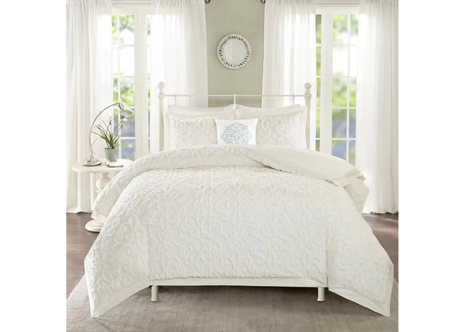 Olliix by Madison Park White Full/Queen Sabrina 4 Piece Tufted Chenille Comforter Set