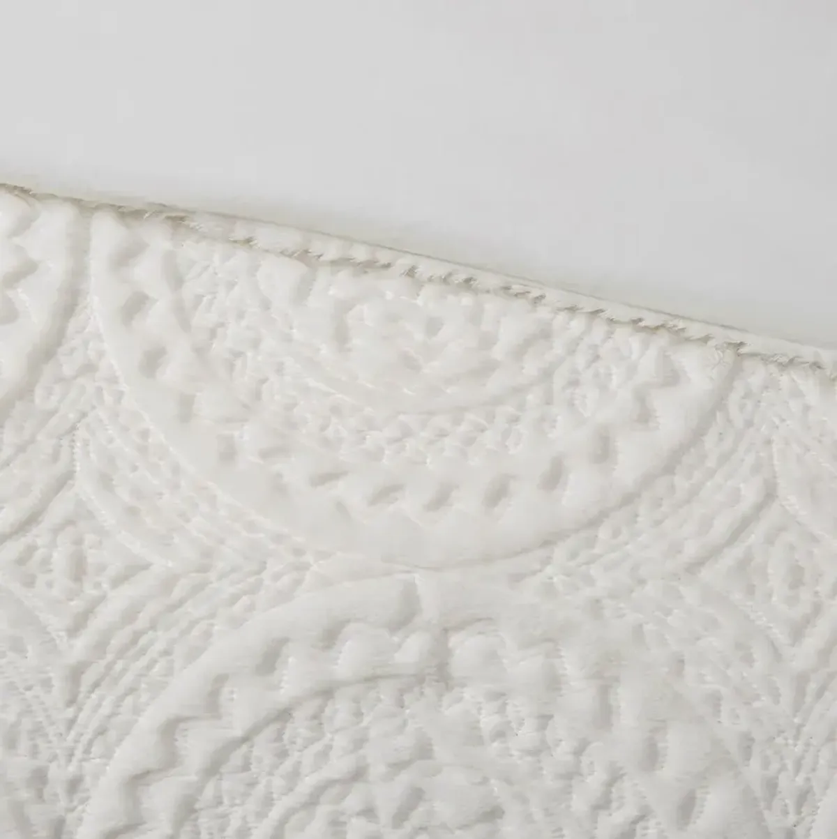 Olliix by Madison Park Arya Ivory Twin Embroidered Medallion Faux Fur Ultra Plush Comforter Mini Set