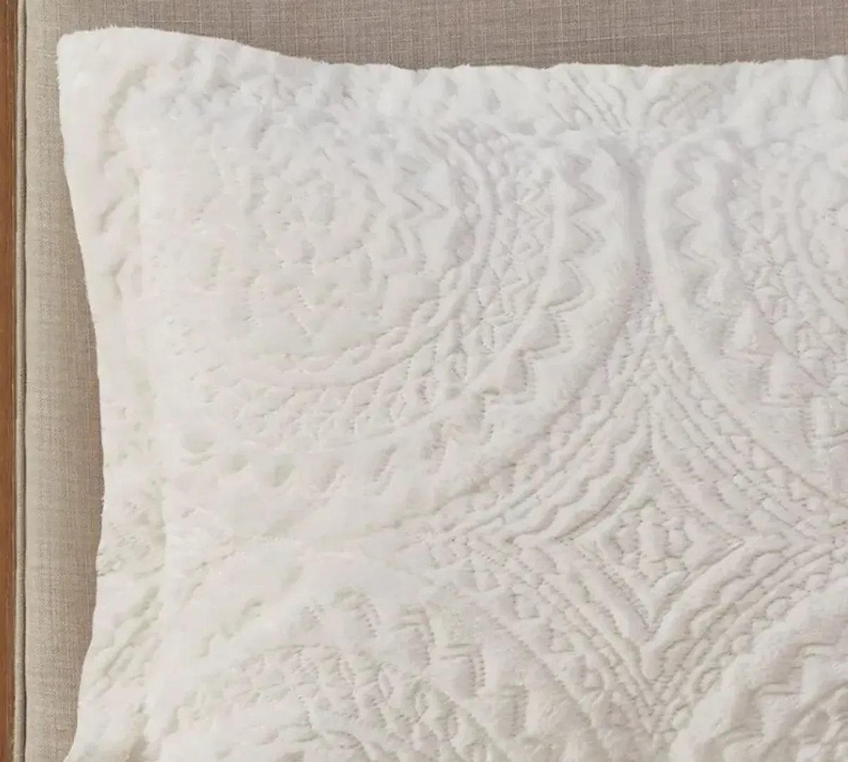 Olliix by Madison Park Arya Ivory King/California King Embroidered Medallion Faux Fur Ultra Plush Comforter Mini Set