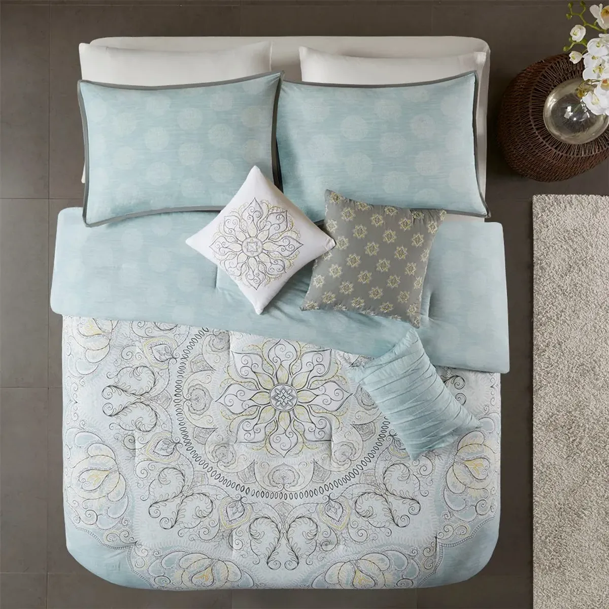 Olliix by Madison Park 7 Piece Seafoam Queen Lucinda Reversible Cotton Sateen Comforter Set