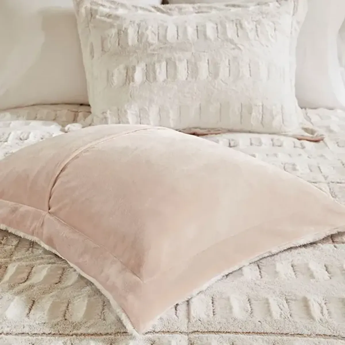 Olliix by Madison Park Gia Blush Twin/Twin XL Back Print Long Fur Comforter Mini Set